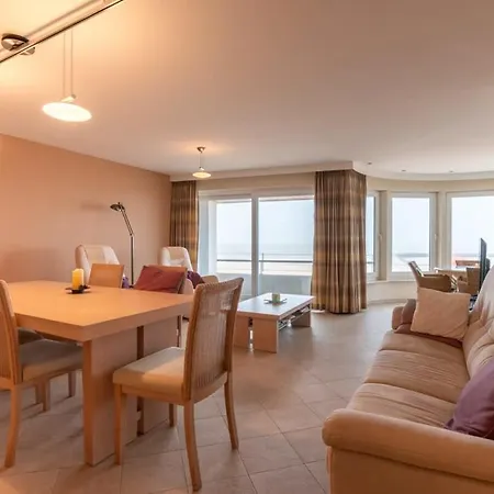 Marvelous With A Stunning View And Garage شقة *