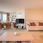 Marvelous With A Stunning View And Garage شقة *